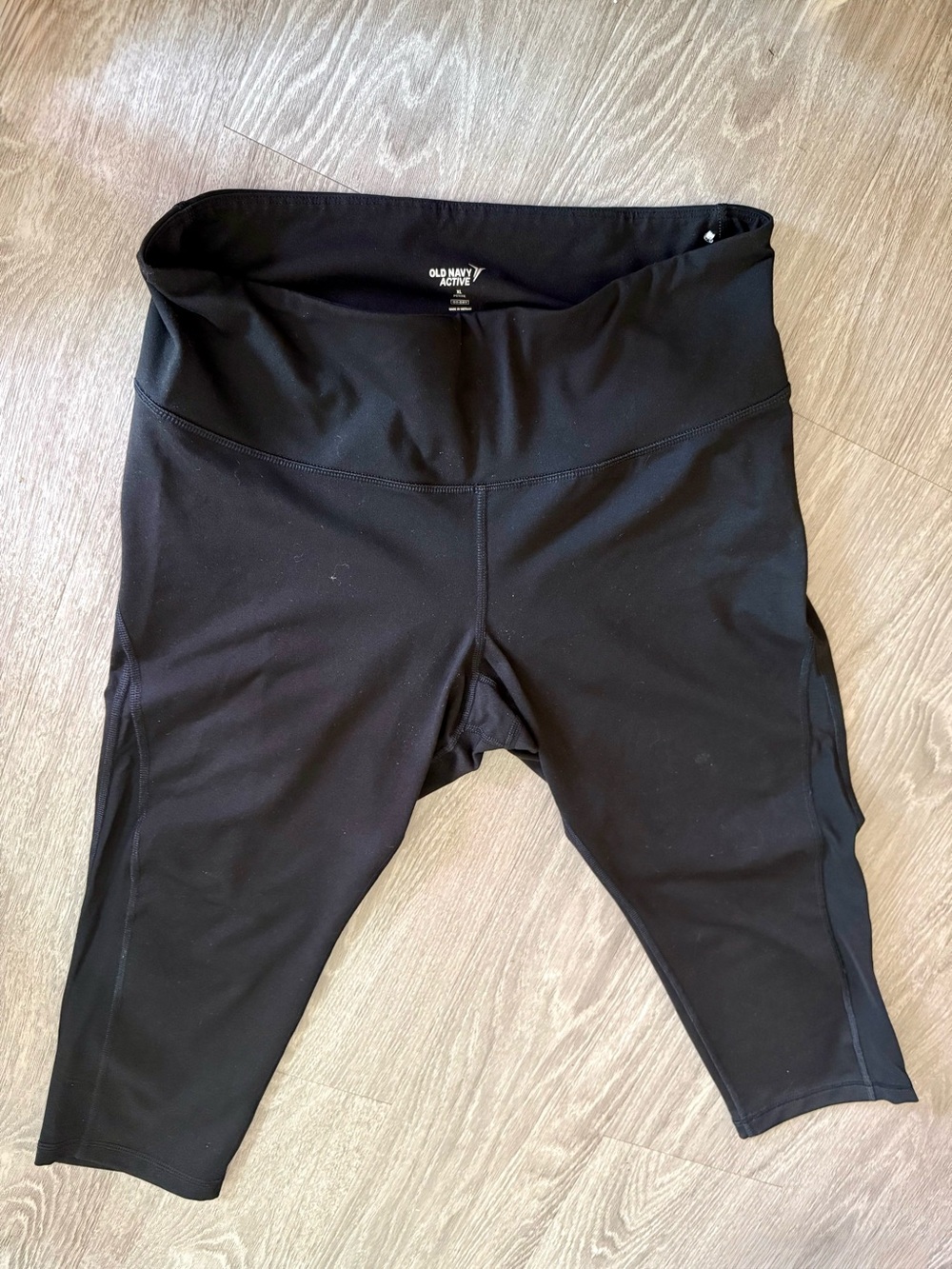Old Navy Active XL Petite' Black Performance Capri Leggings gently used